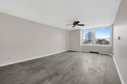 apt-7f-720 Gordon Ter, CHICAGO, IL, 60613-2264 | Card Image