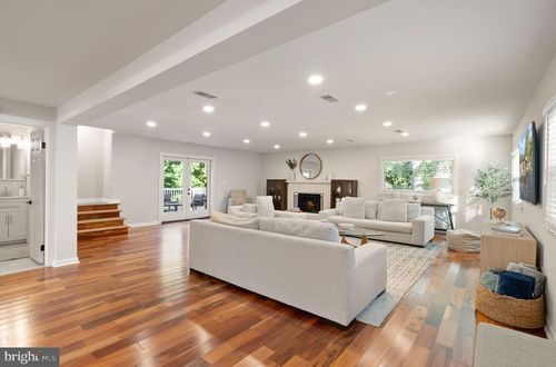 7324 Auburn St, ANNANDALE, VA, 22003-5820 | Card Image