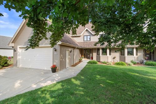 5923787 Clover Dr, Sussex, WI, 53089-3780 | Card Image