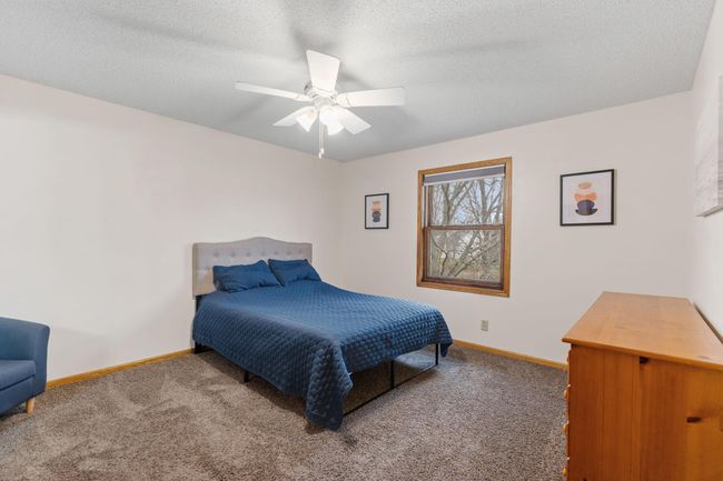Primary bedroom w/ensuite 3/4 bath (14'x14') | Image 16