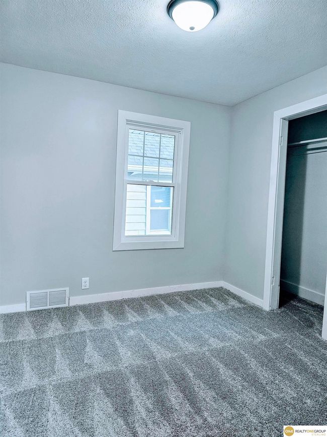2715 S 15 Th St, House other with 2 bedrooms, 2 bathrooms and null parking in Omaha NE | Image 6
