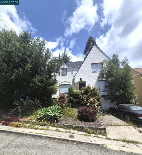 826 Carlston Ave, Oakland, CA, 94610-1733 | Card Image