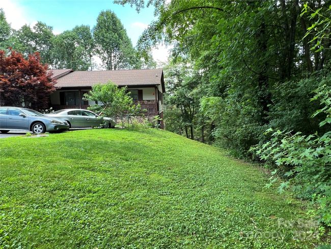 3 parking spaces and nice grassy area | Image 25