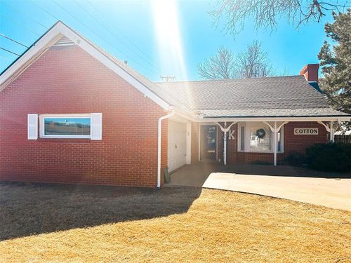 204 E Hillcrest Ln, Hobart, OK, 73651-2030 | Card Image