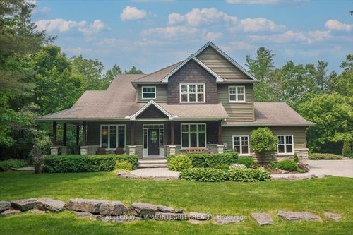 2390 Brennan Park Dr, Cumberland, ON, K4C1H6 | Card Image