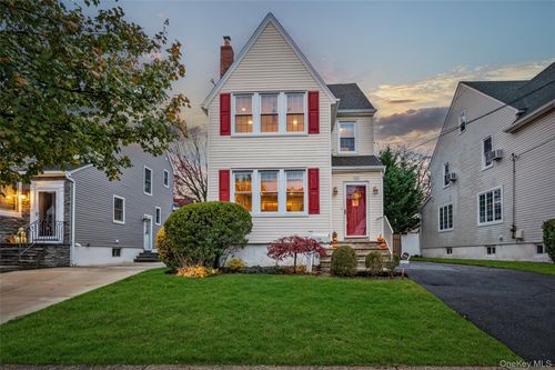 29 Orleans Rd, Valley Stream, NY, 11581-3419 | Card Image