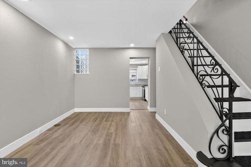 2422 S Iseminger St, PHILADELPHIA, PA, 19148-3518 | Card Image