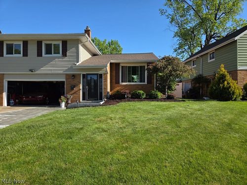 6419 Hollywood Dr, Parma, OH, 44129-5129 | Card Image