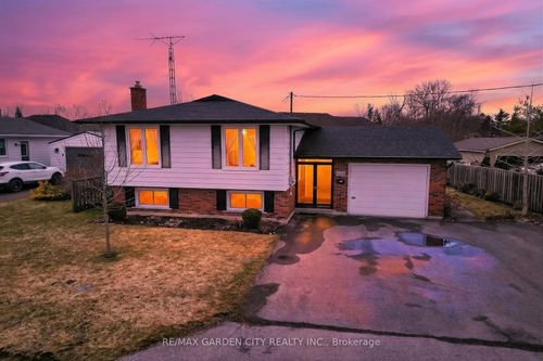 624 S Cayuga St W, Dunnville, ON, N1A3E2 | Card Image