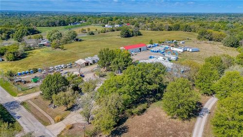 11 Ne 175th Rd, Warrensburg, MO, 64093-8274 | Card Image