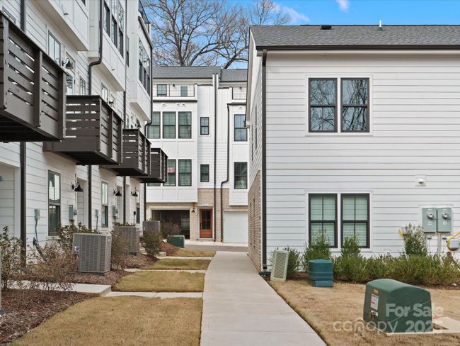 1122 Pegram Crossing Dr, Townhouse with 3 bedrooms, 4 bathrooms and null parking in Charlotte NC | Image 44