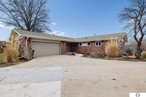 6131 Elkcrest Cir, Lincoln, NE, 68516-1537 | Card Image
