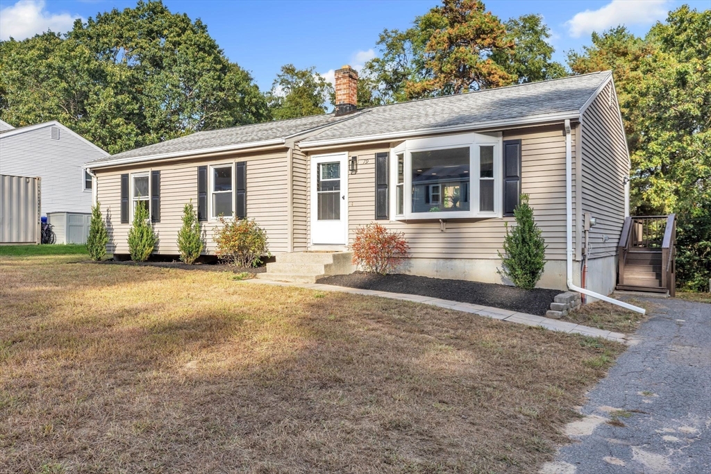Westbanks Ct, Springfield, MA 01118