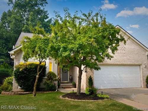 1596 Alsdorf Ave, Rochester Hills, MI, 48309-4218 | Card Image