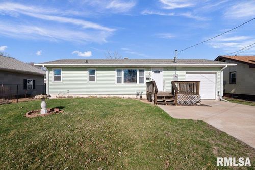 504 6th Ave, Camanche, IA, 52730-1502 | Card Image
