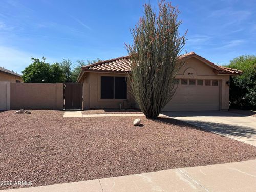 3921 E Graythorn St, Phoenix, AZ, 85044-6633 | Card Image
