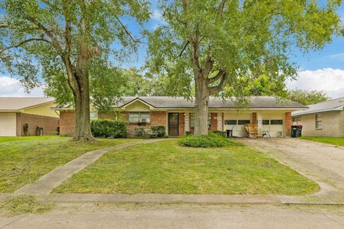 1306 Narcille St, Baytown, TX, 77520-5635 | Card Image