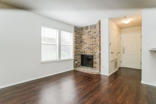 107-5608 Cougar Dr, Austin, TX, 78745-3076 | Card Image