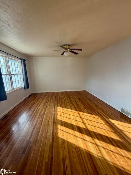 1505 Roosevelt Dr, Atlantic, IA, 50022-2743 | Card Image