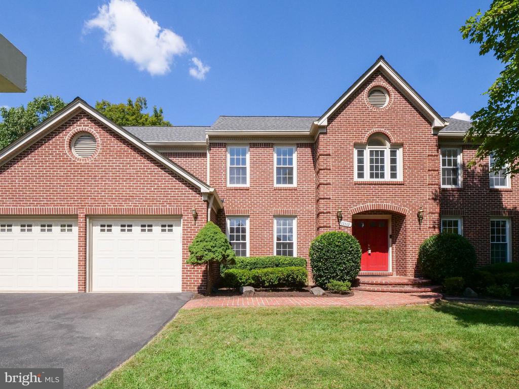 Meherrin Dr, Centreville, VA 20120