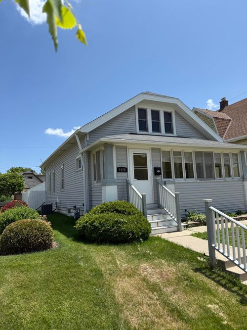 1926 S 58th St, WEST ALLIS, WI, 53219-1536 | Card Image