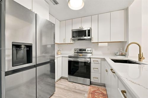 1406-8531 Nw 139th Ter, MIAMI LAKES, FL, 33016-6706 | Card Image