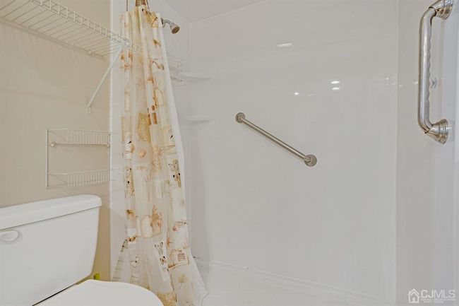 1308 Woodbridge Commons Way, Townhouse with 3 bedrooms, 2 bathrooms and null parking in Iselin NJ | Image 16