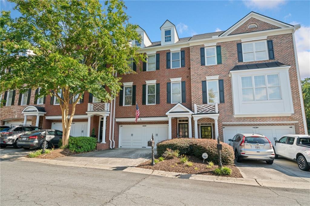 Village Green Dr, Roswell, GA 30075