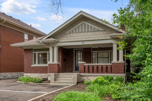 321 Merino St, Lexington, KY, 40508-2527 | Card Image