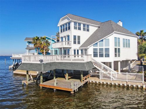 131 Isles End Rd, Tiki Island, TX, 77554-6103 | Card Image