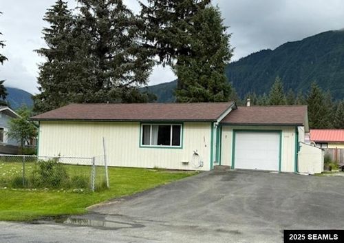 4398 Julep St, Juneau, AK, 99801-8862 | Card Image