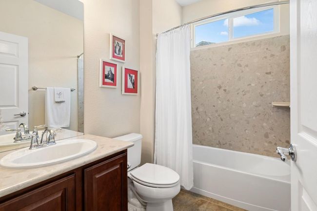 2476 Chimney Point Ln, House other with 2 bedrooms, 2 bathrooms and null parking in Manteca CA | Image 8