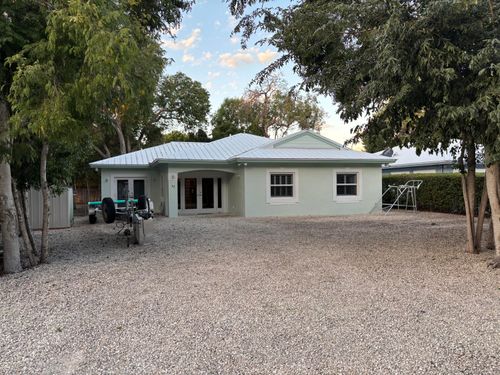 42 Transylvania Ave, Key Largo, FL, 33037-4718 | Card Image