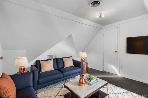 7 May St, Poughkeepsie, NY, 12603-2749 | Card Image