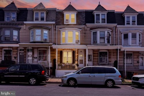 827 Mcknight St, READING, PA, 19601-2019 | Card Image