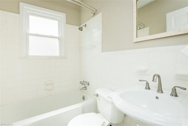 Hall bath | Image 21