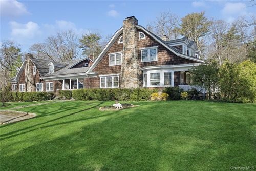 208 Wheatley Rd, Old Westbury, NY, 11568-1000 | Card Image