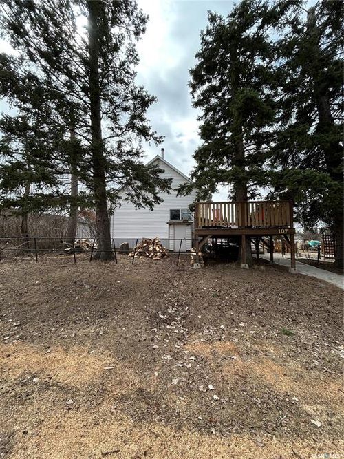ave-107 2nd Ave, Lintlaw, SK, S0A2H0 | Card Image