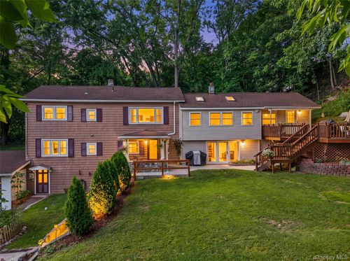 17 Dock Rd, Marlboro, NY, 12542-5701 | Card Image
