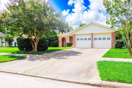 12231 Meadowdale Dr, Meadows Place, TX, 77477-1422 | Card Image