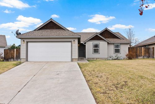 1151 Nw 21st Place, Redmond, OR, 97756 | Card Image