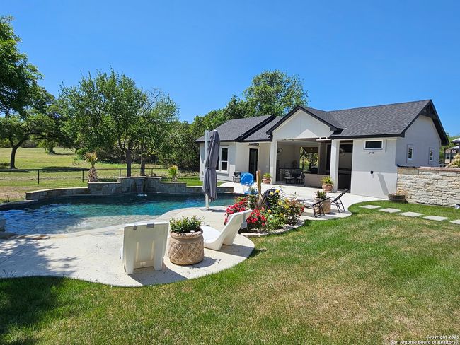 1033 Mystic Shores Blvd, House other with 5 bedrooms, 4 bathrooms and null parking in Spring Branch TX | Image 34