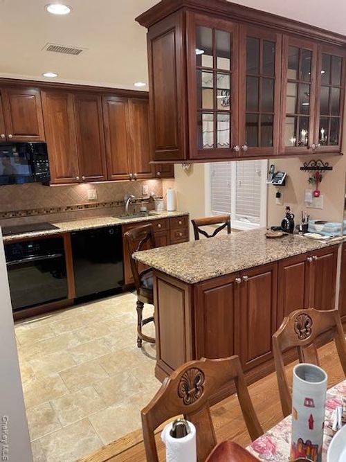 a-183 Long Hill Dr, Yorktown Heights, NY, 10598-5200 | Card Image