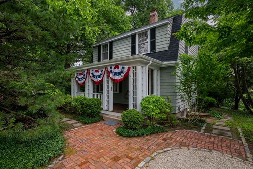 1437 Massachusetts Ave, Lexington, MA, 02420-3810 | Card Image