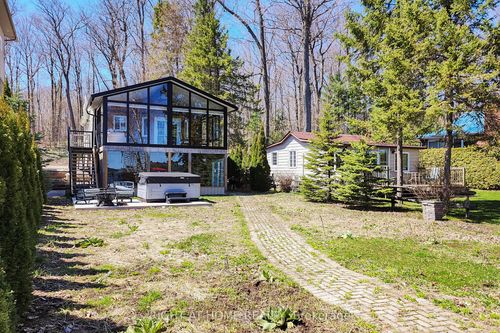 36 Hills Rd, Bobcaygeon, ON, K0M1A0 | Card Image