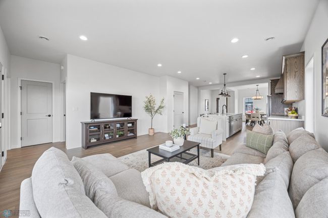 Living Room | Image 17