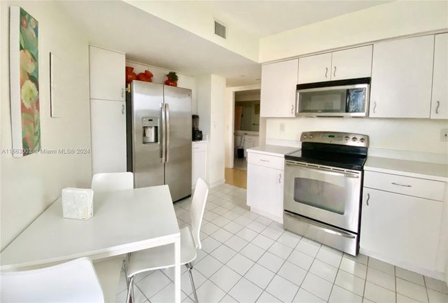 APT-1807 - 3300 Ne 191 St St, Condo with 2 bedrooms, 2 bathrooms and null parking in Aventura FL | Image 7