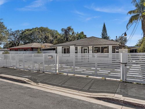 4-3354 Nw 50th St, Miami, FL, 33142 | Card Image