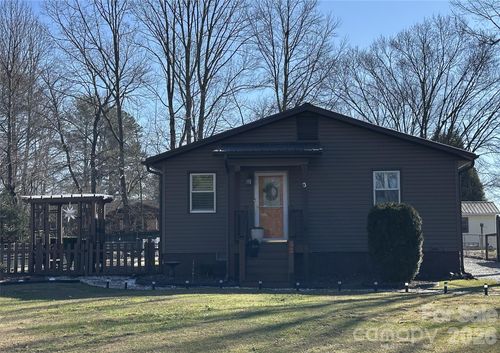 52 Slabwood Ln, Flat Rock, NC, 28731-9695 | Card Image