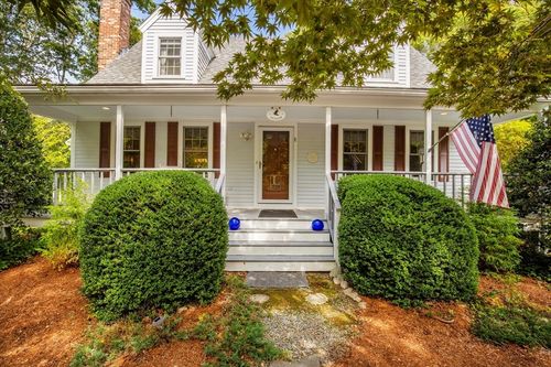 1 Manitoba Rd, Mashpee, MA, 02649-4524 | Card Image